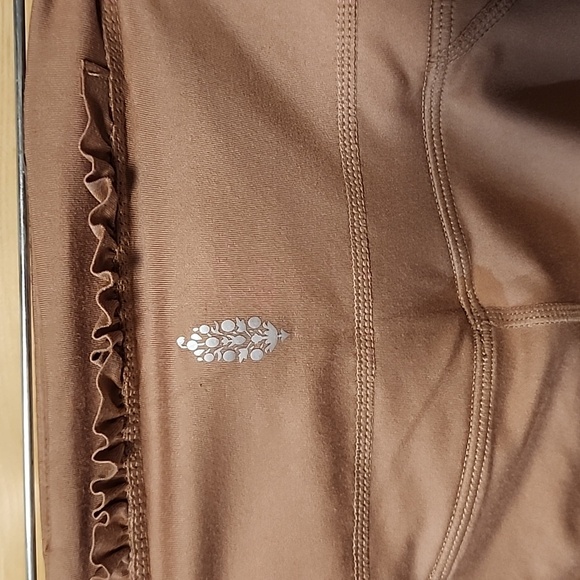 FP Movement By Free People Capri Size XS NWOT - Picture 4 of 9